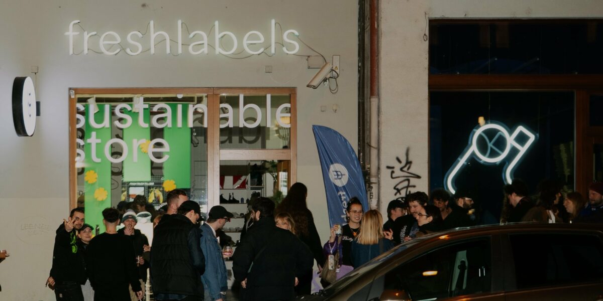 2025 highlits background