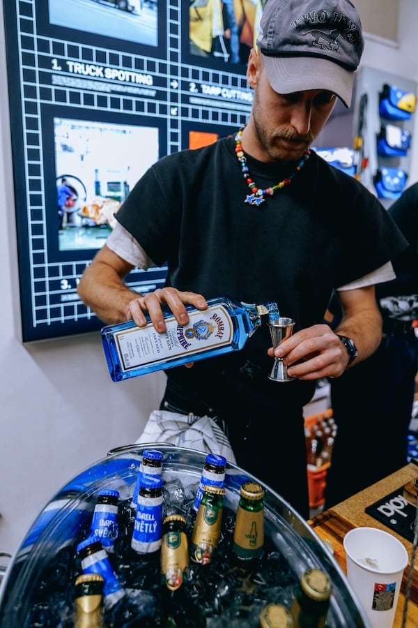 Skate word Better fotogalerie