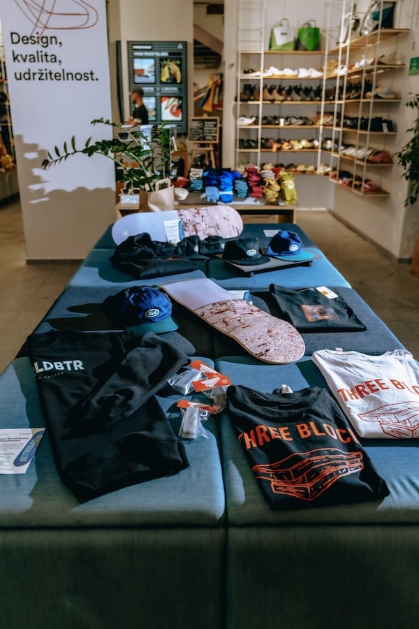 Skate word Better fotogalerie